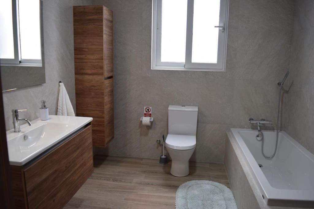 Lovely 3-bedroom In L-iklin Apartment *