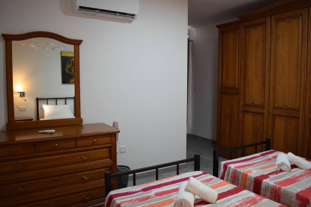 Lovely 3-bedroom In L-iklin Apartment