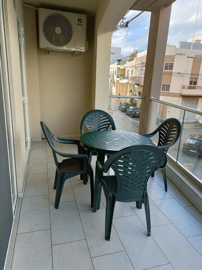 Lovely 3-bedroom In L-iklin Apartment *